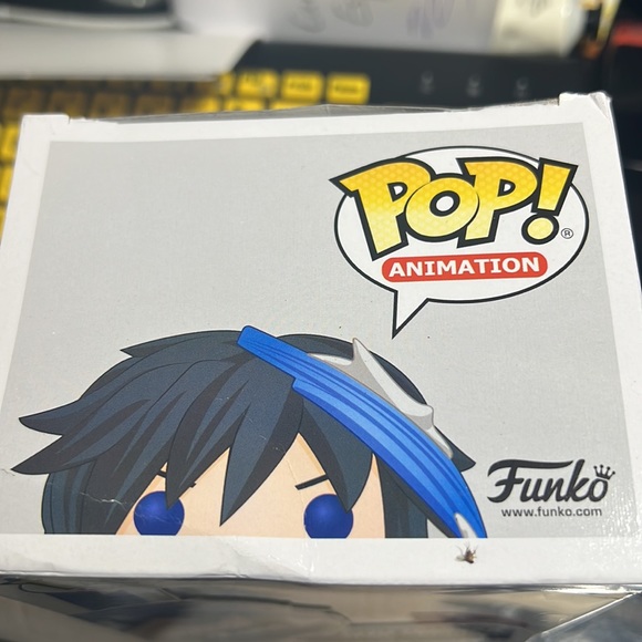 NIB Funko Pop Animation Demon Slayer Giyu Tomioka #876 AAA Exclusive. - Picture 4 of 5